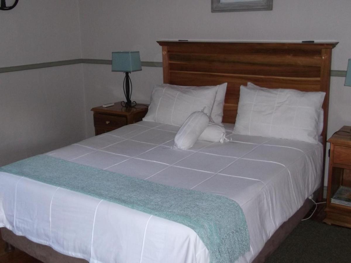 Housemartin Lodge & Self Catering De Rust Exterior photo